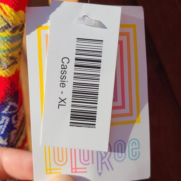 Lularoe 323 Cassie Skirt feather print - Picture 3 of 3